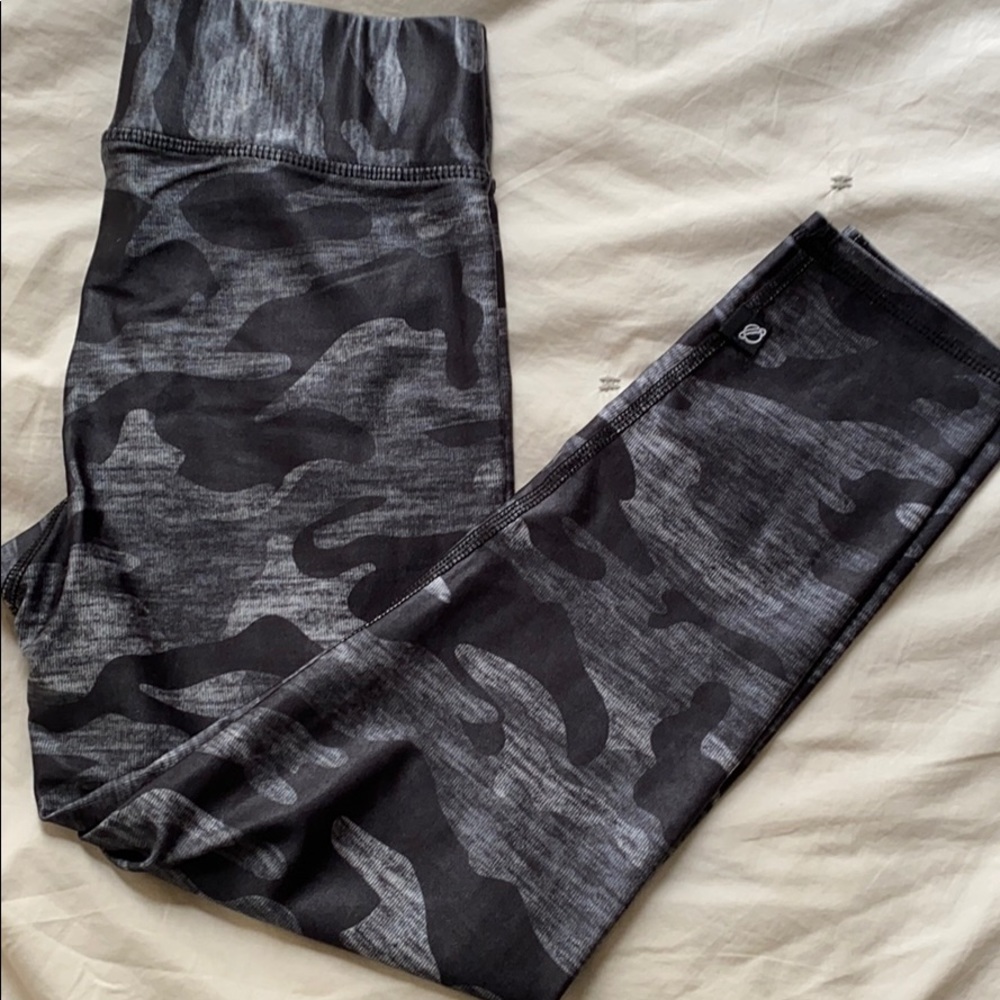 Heathered Gray Camo Hi-Shine Leggings
